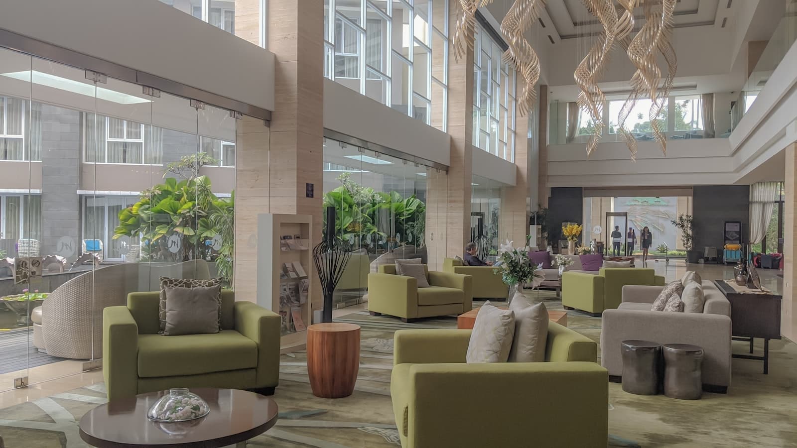 Welcoming amenity lobby with lounge seating.